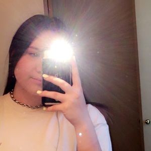 Meet your Posher, Ava